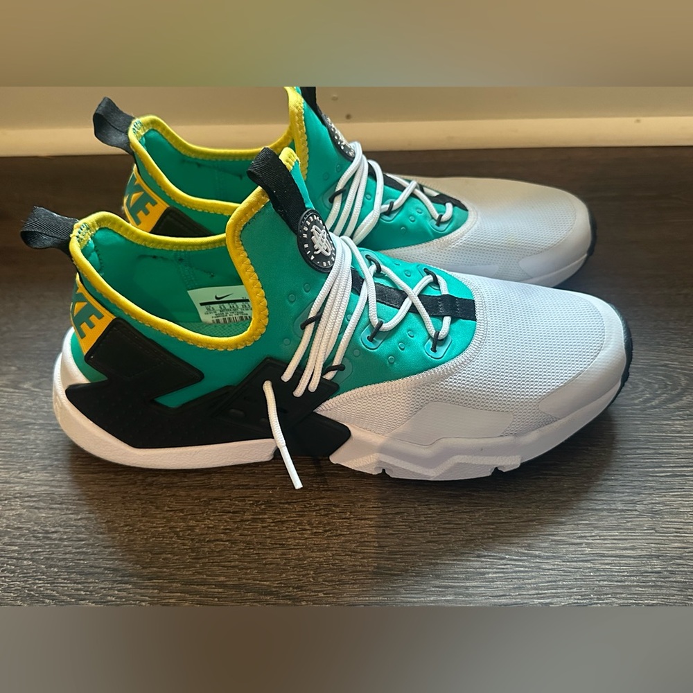 Men’s Nike Air Huaracne Shoes